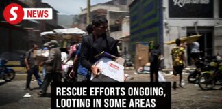 Venezuela quake survivors turn to looting in La Guaira