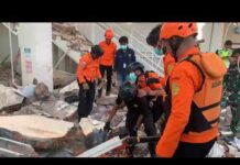At least 40 people killed after magnitude 7.7 earthquake in eastern Indonesia